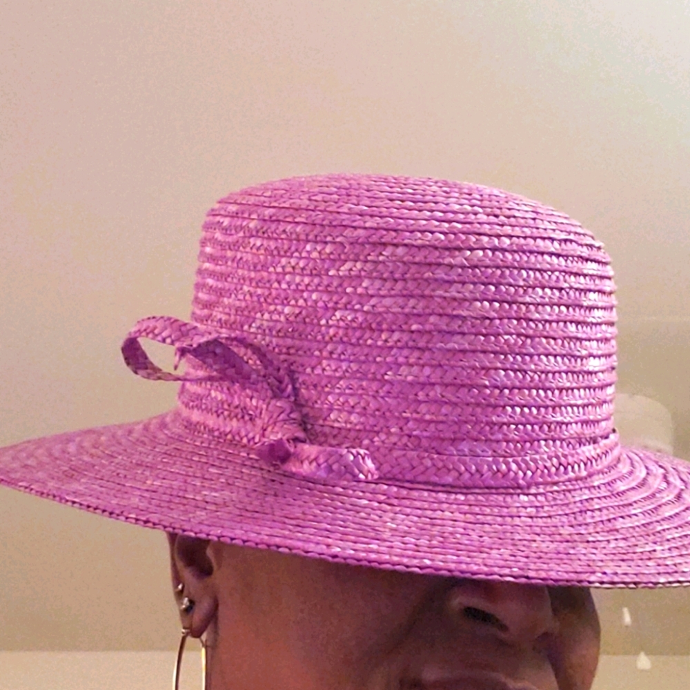 Make me an offer!👀🌟💥 Beautiful sharp Straw hat